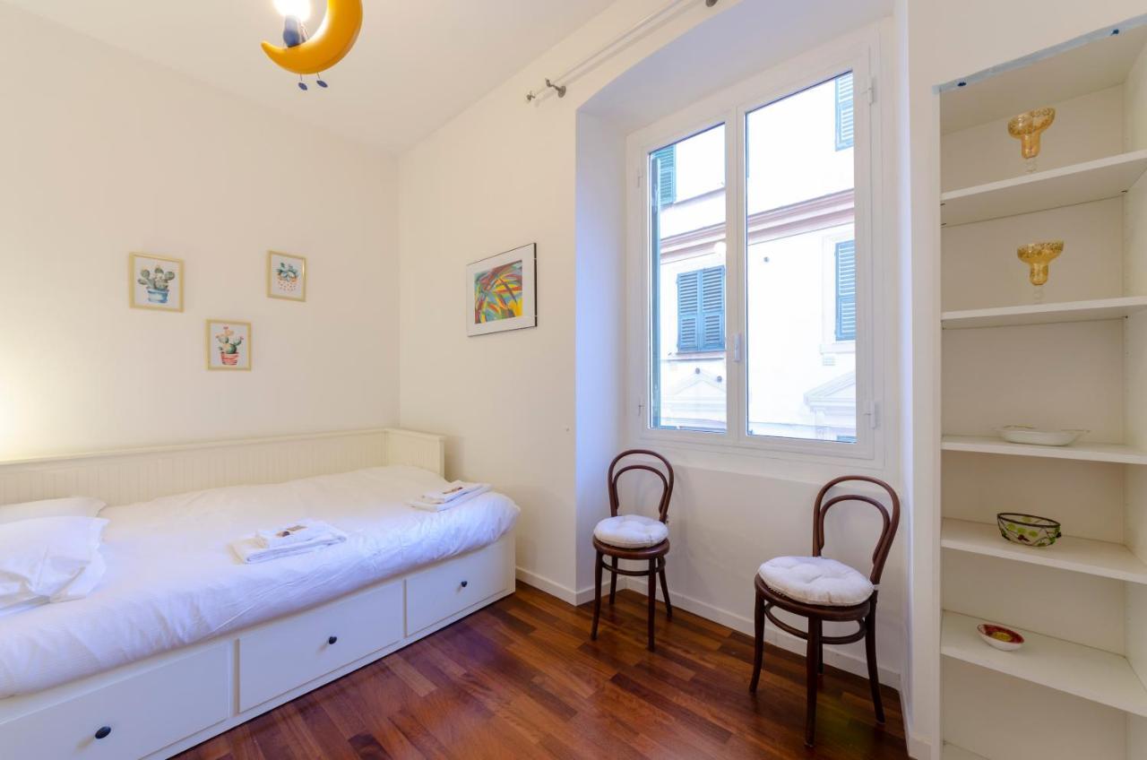 Joivy Colorful Apt For 6, 5 Mins From Piazza Corvetto Apartment Genua